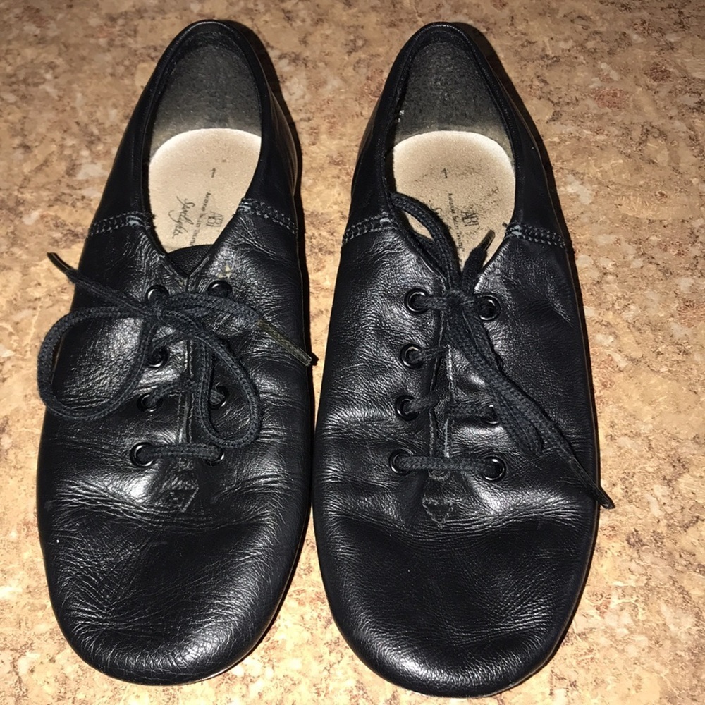 Girl’s Leather Dance Shoes